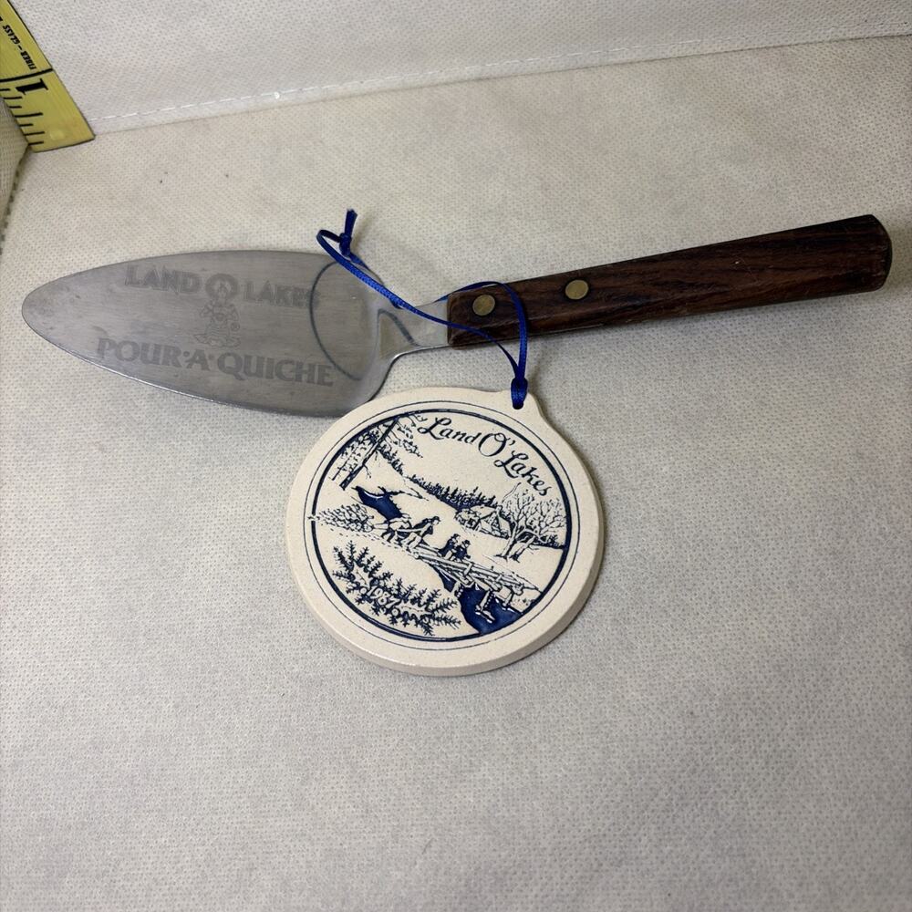 Land O’ Lakes 1987 Special Edition WINTER RIVER Christmas & spatula server